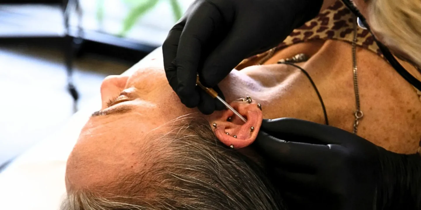 Esecuzione di un Conch Piercing
